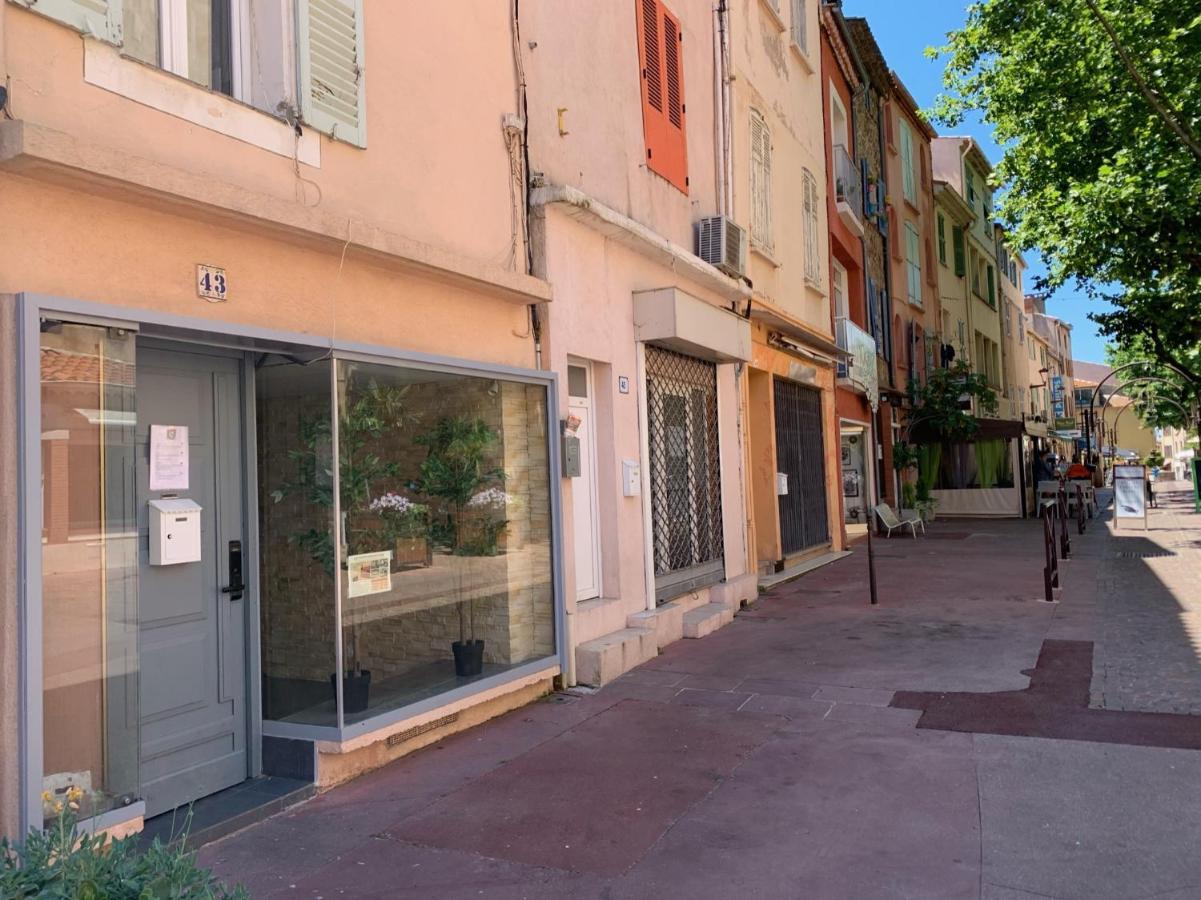 Ferienwohnung Sublime Studio Au Coeur Historique De Fréjus Exterior foto